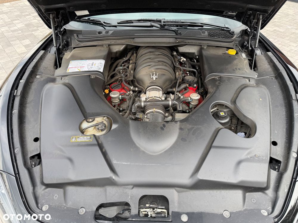 Maserati GranTurismo S Automat - 16