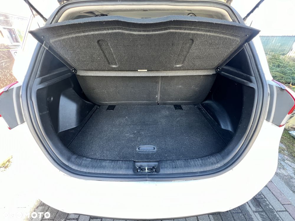 Hyundai ix20 1.6 Classic + - 9