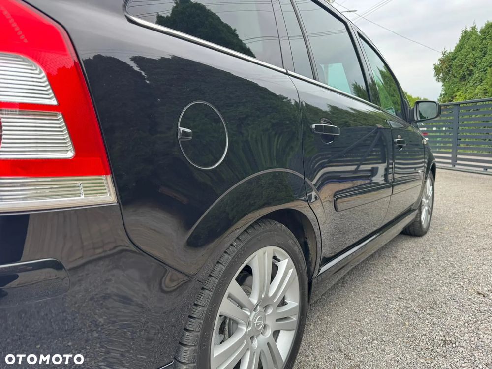 Opel Zafira 1.8 Design Edition - 12