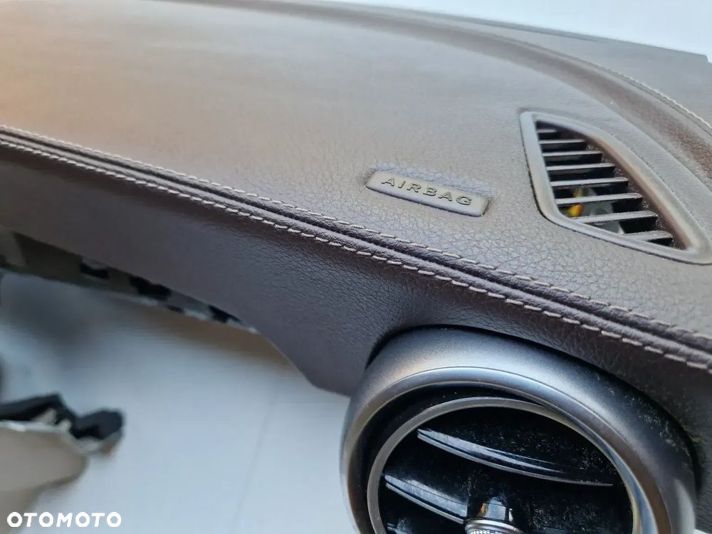 Mercedes W205 lift Konsola Deska rozdzielcza brązowa skóra pasy poduszki ZESTAW ORYGINAŁ DEMONTAŻ - 4