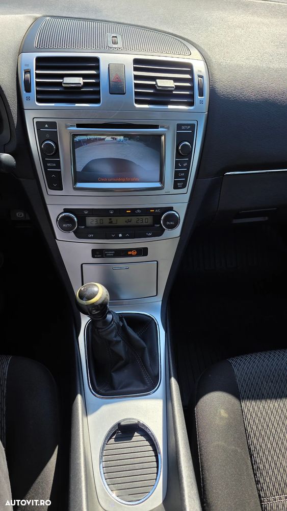 Toyota Avensis 2.0 D-4D Comfort - 8