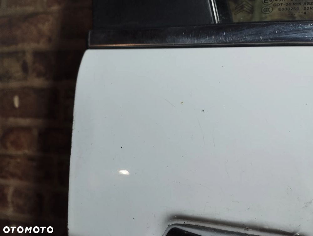 Drzwi przednie Przód LEWE KOMPLETNE strona lewa Citroen C3 II 10- KOD EWP - 12