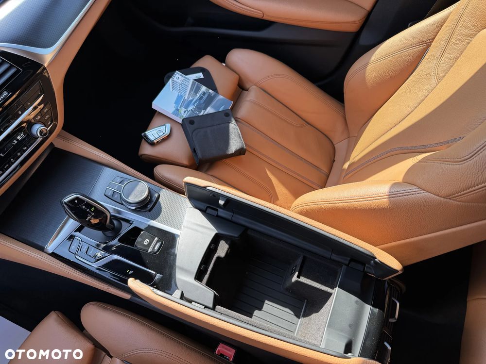 BMW Seria 5 518d M Sport - 38