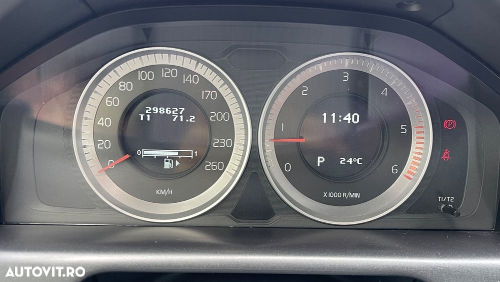 Volvo XC 60 2.4D AWD Momentum - 17