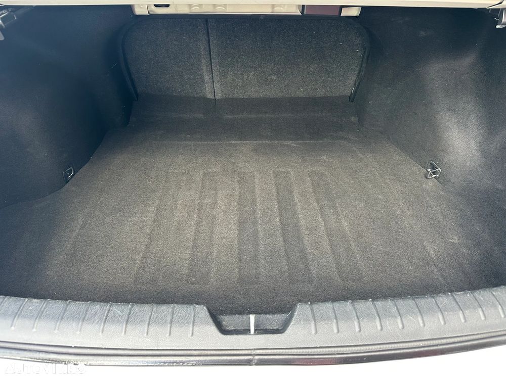 Kia Optima 1.7 DSL 6MT Comfort - 18