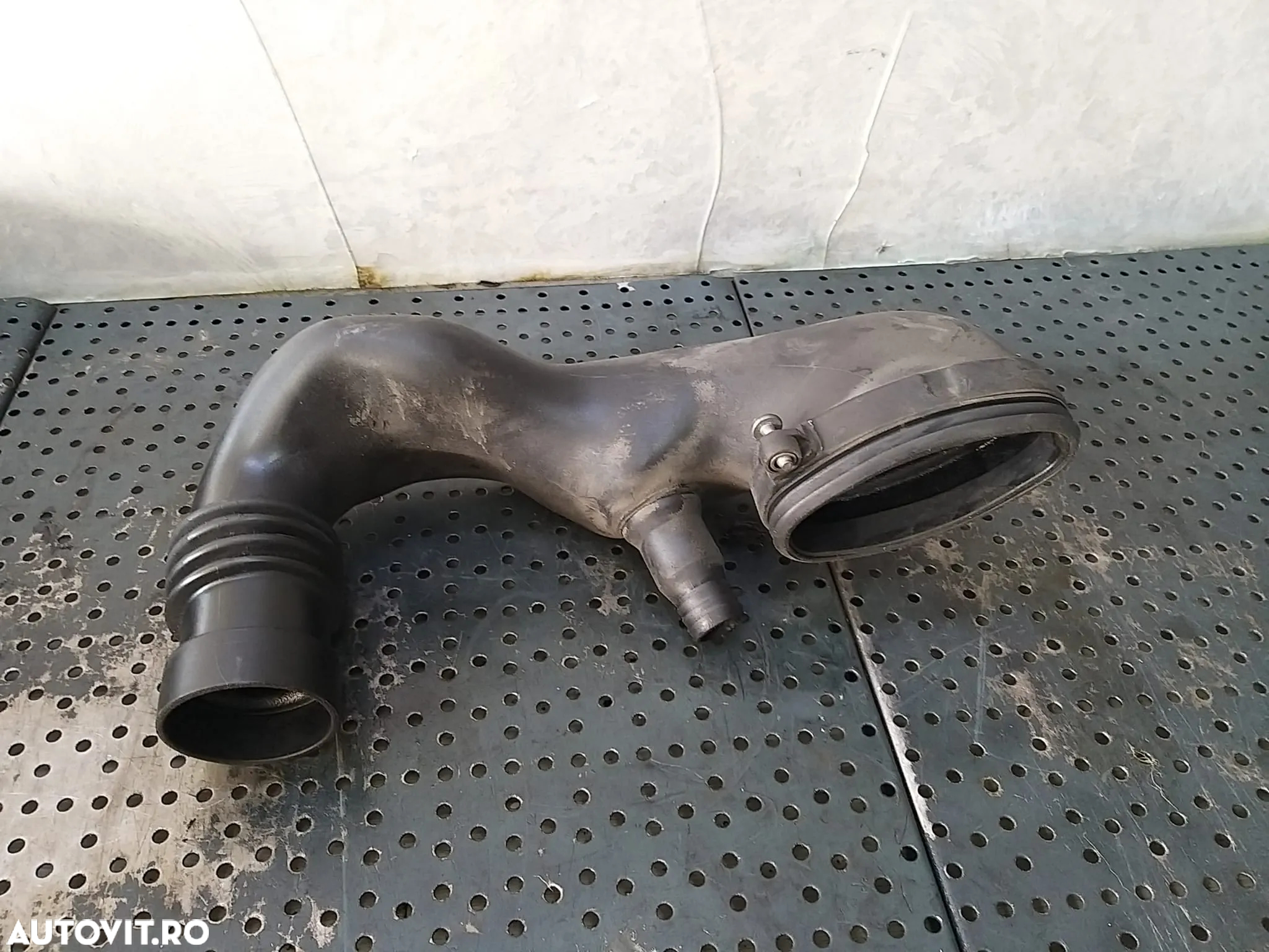 Tubulatura admisie 2.0 d bmw seria 3 e90 e91 13717791 11564310 - 2