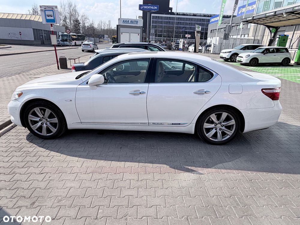 Lexus LS 600h Elite - 3