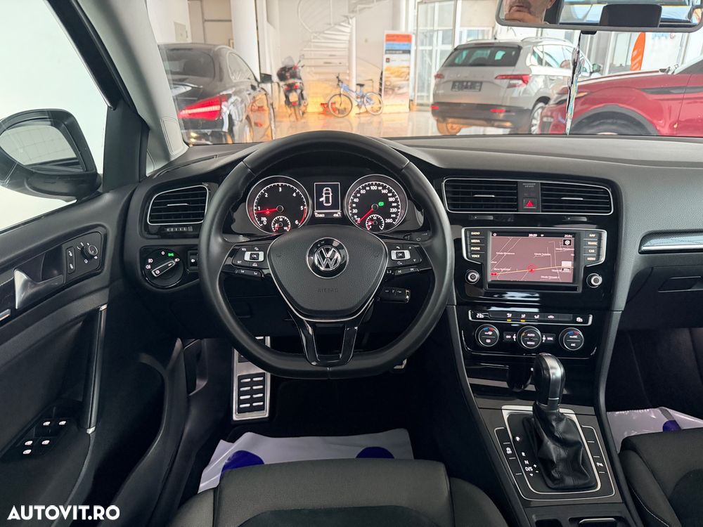 Volkswagen Golf 1.0 TSI BlueMotion DSG Trendline - 10