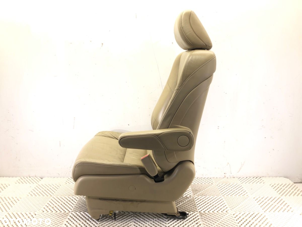 FOTEL PRAWY PRZÓD - 269.00 PLN - HONDA CR-V III (RE_) 2006 - 2022 2.0 i-VTEC (RE5, RE1) 110 kW [150 - 6