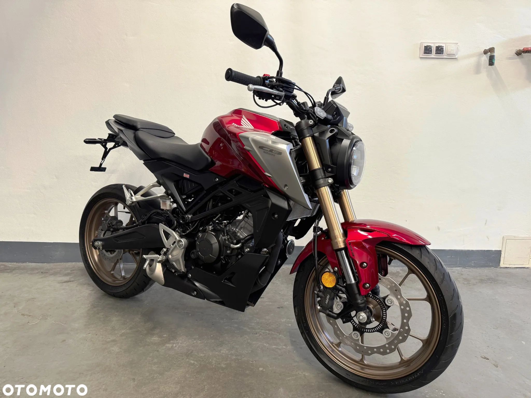 Honda CB - 1