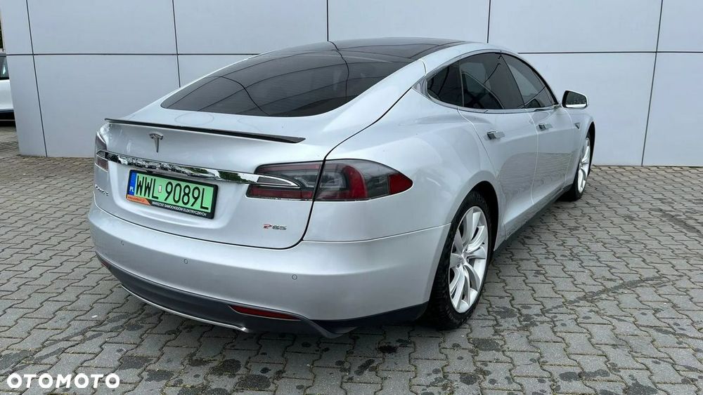 Tesla Model S D - 6