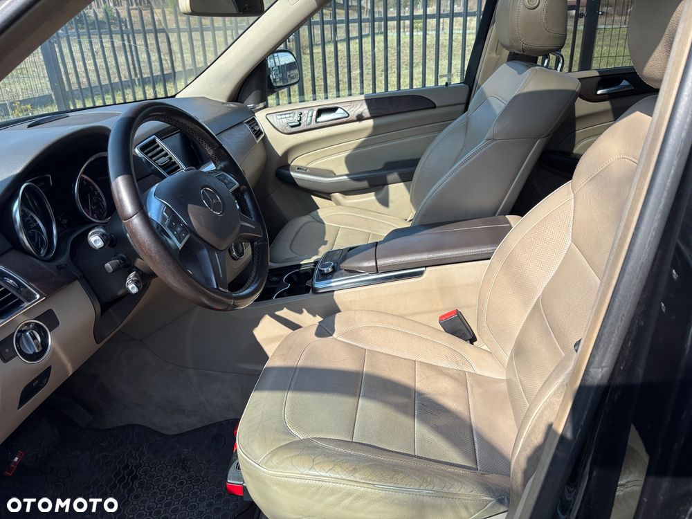 Mercedes-Benz ML - 14