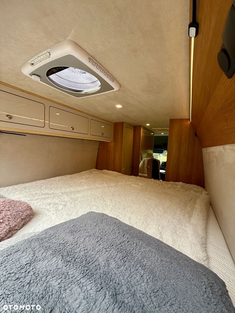 Mercedes-Benz SPRINTER - 33