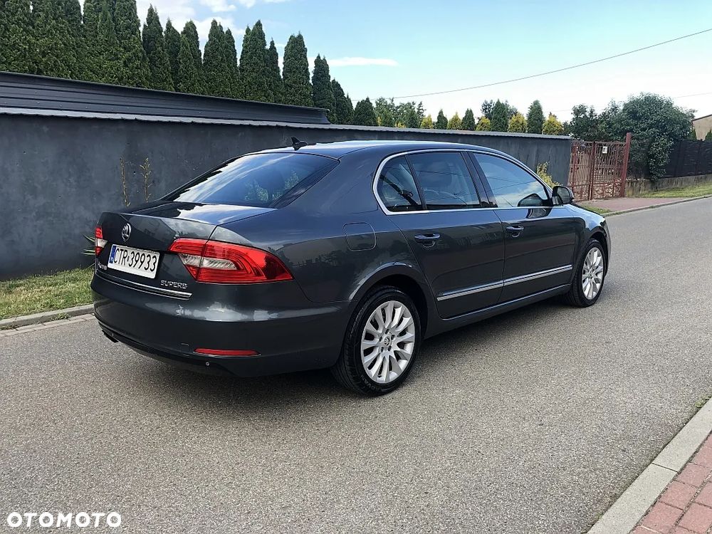 Skoda Superb 2.0 TDI 4x4 Elegance - 5