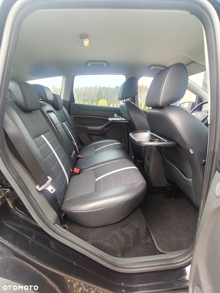 Ford Kuga - 11