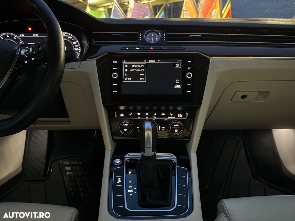 Volkswagen Passat - 16