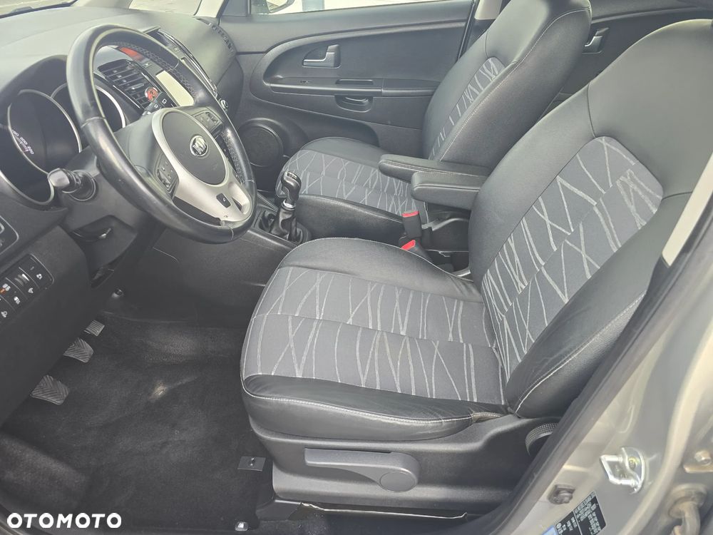Kia Venga 1.4 CVVT Business Line - 6