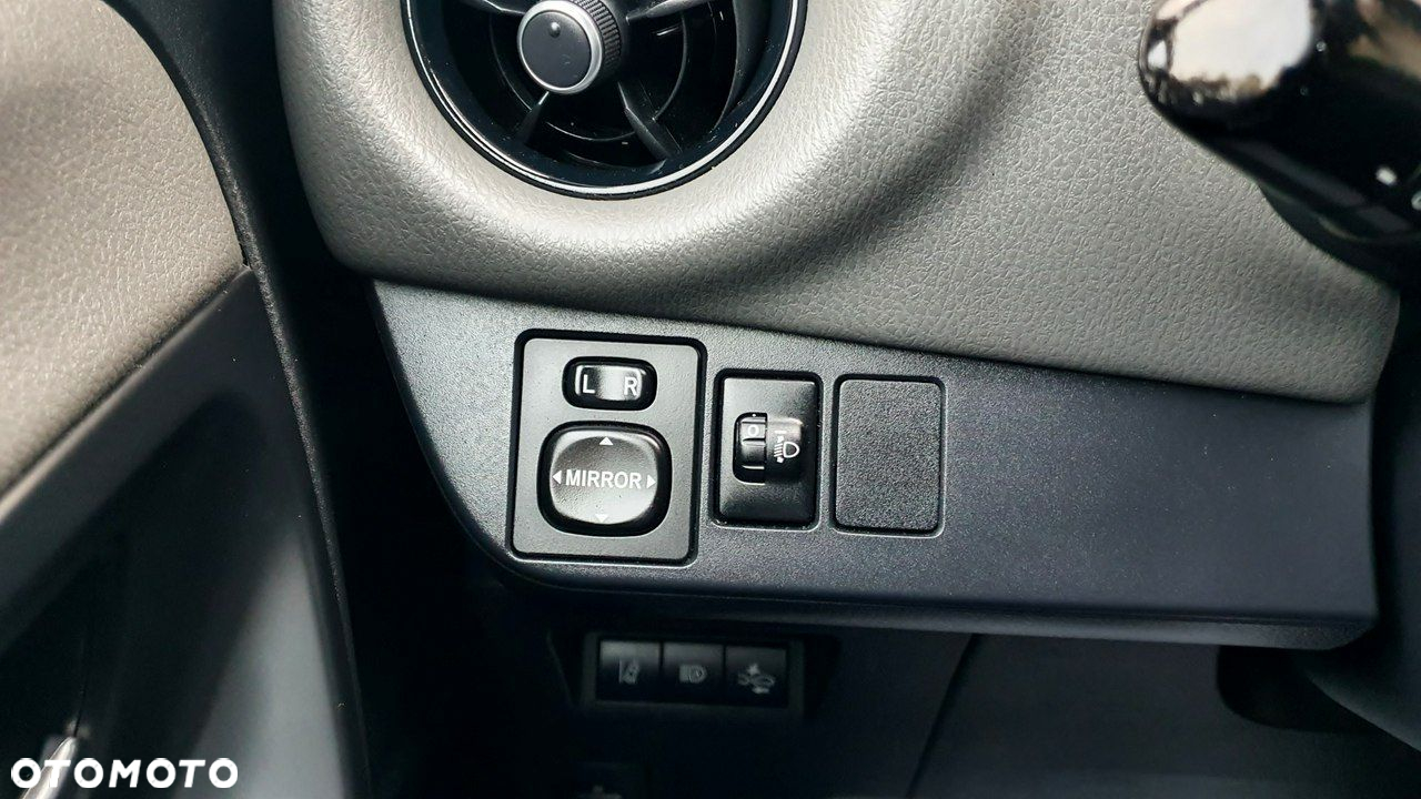 Toyota Yaris - 26