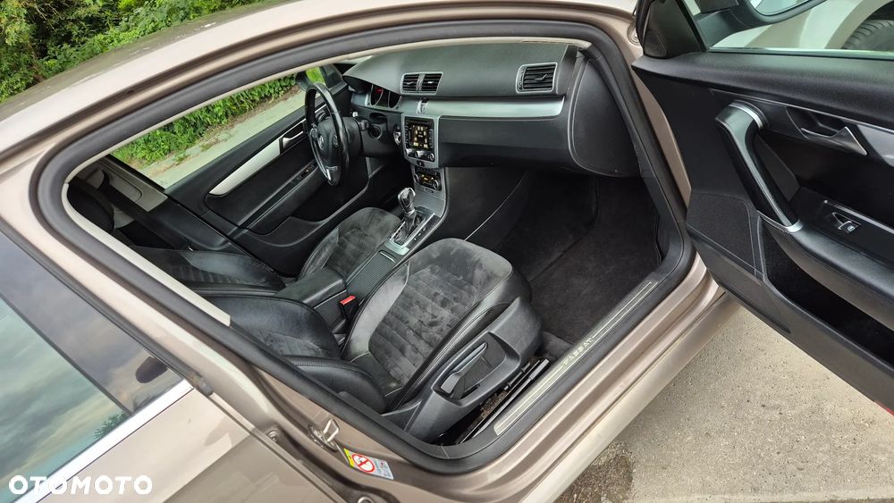 Volkswagen Passat 2.0 TDI Highline DSG - 17