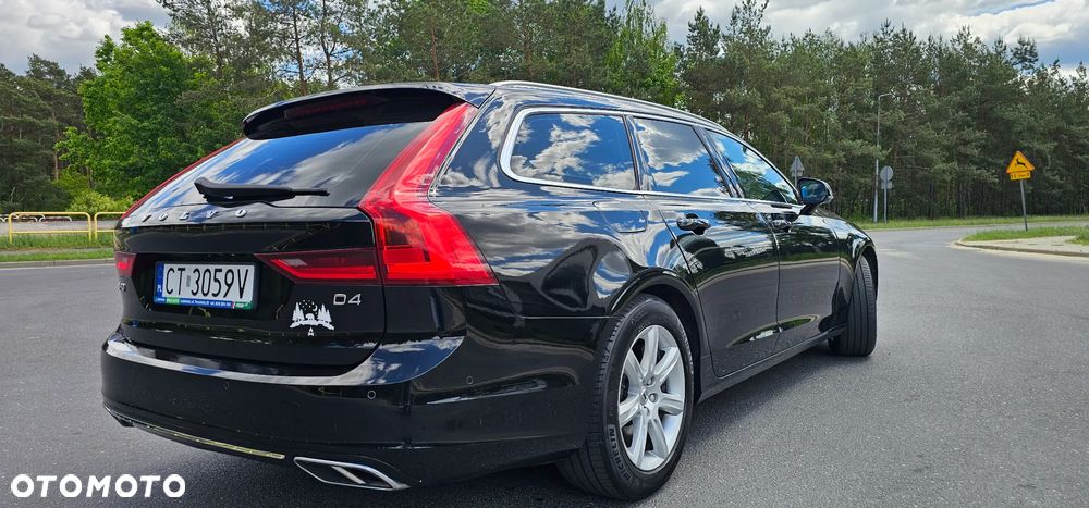Volvo V90 D4 Momentum - 3