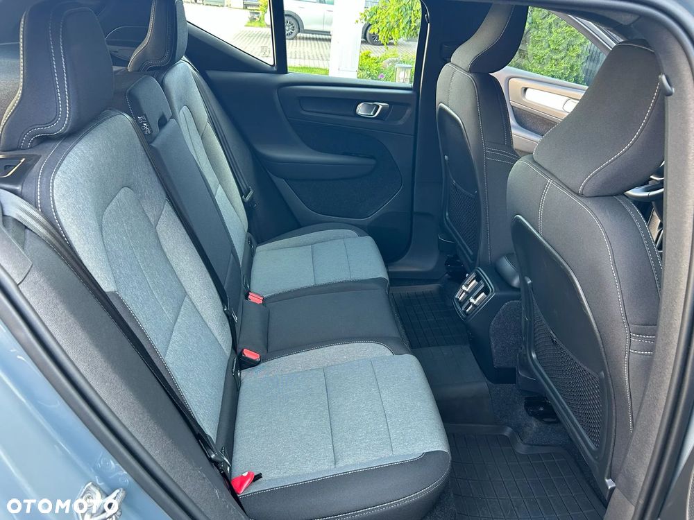Volvo XC 40 T3 Momentum Pro - 23