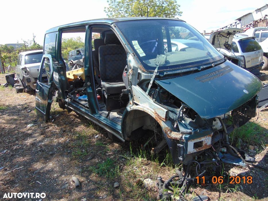 Dezmembrez Mercedes Vito 2.2CDI motor cutie usi turbina caseta - 1