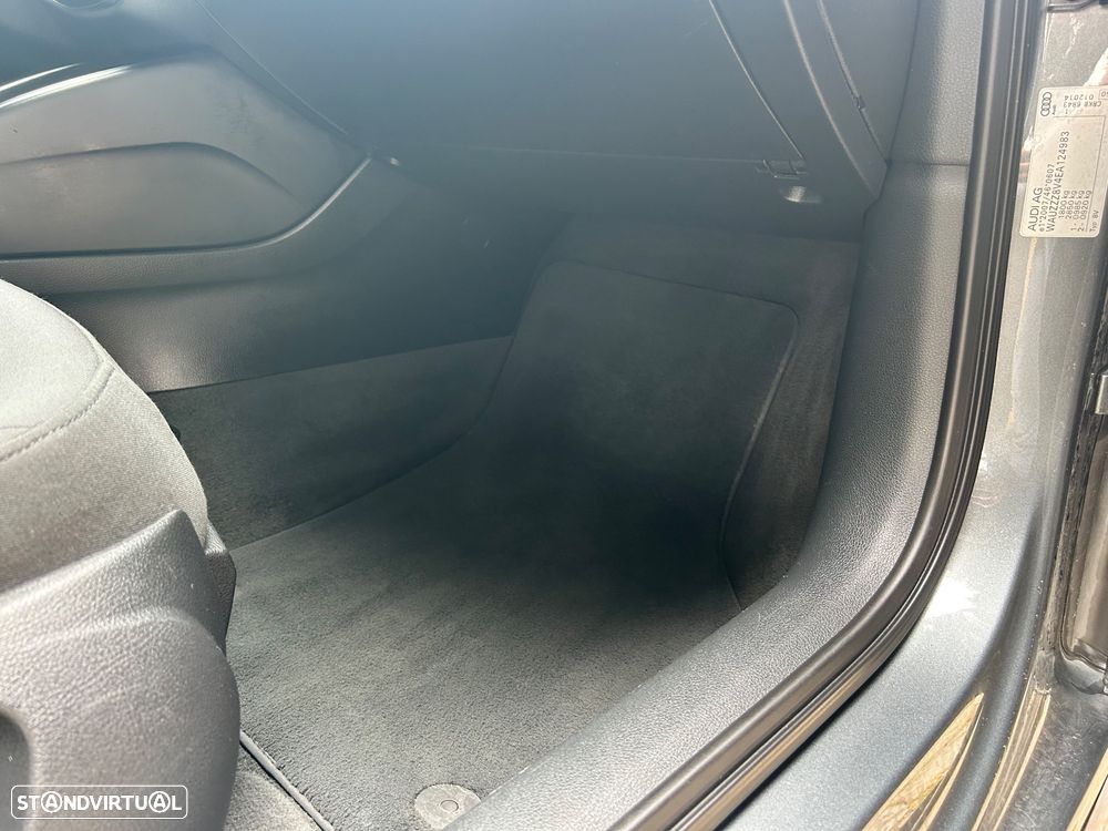 Audi A3 Sportback 1.6 TDI Attraction Ultra - 9