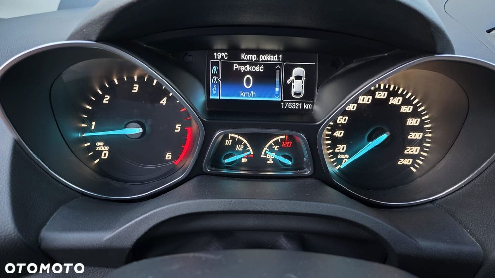 Ford Kuga 2.0 TDCi 2x4 Titanium - 16