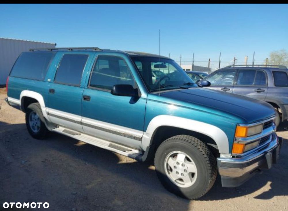 Chevrolet Suburban - 2