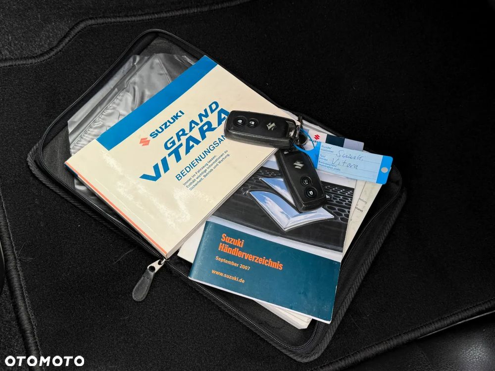 Suzuki Grand Vitara 2.0 Comfort + - 17