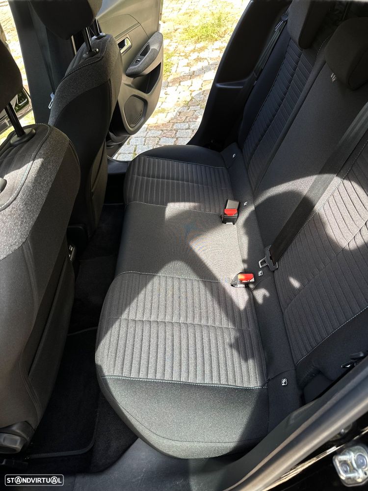 Peugeot e-208 - 13