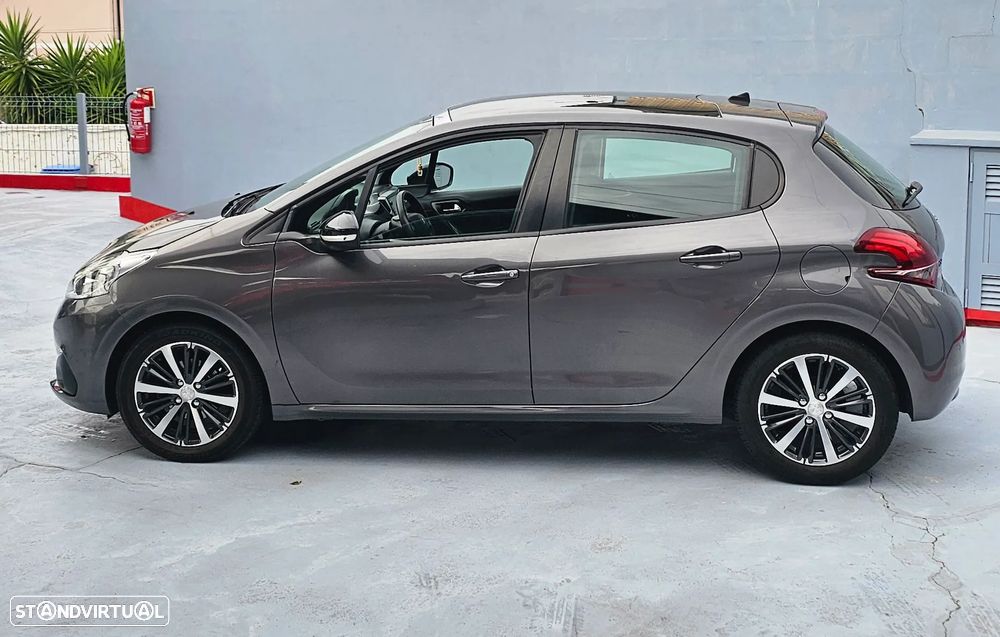 Peugeot 208 PureTech 82 Allure - 5