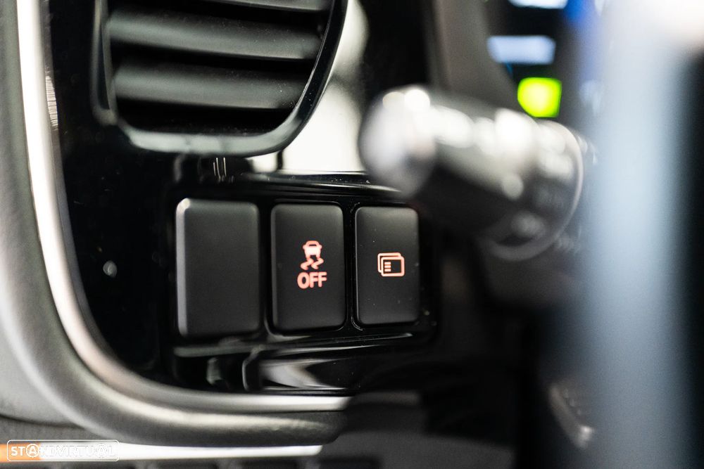Mitsubishi Outlander 2.4 Instyle - 24