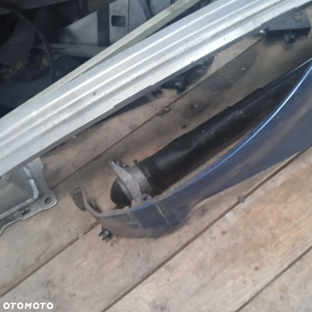 Błotnik lewy A3 8P - 4