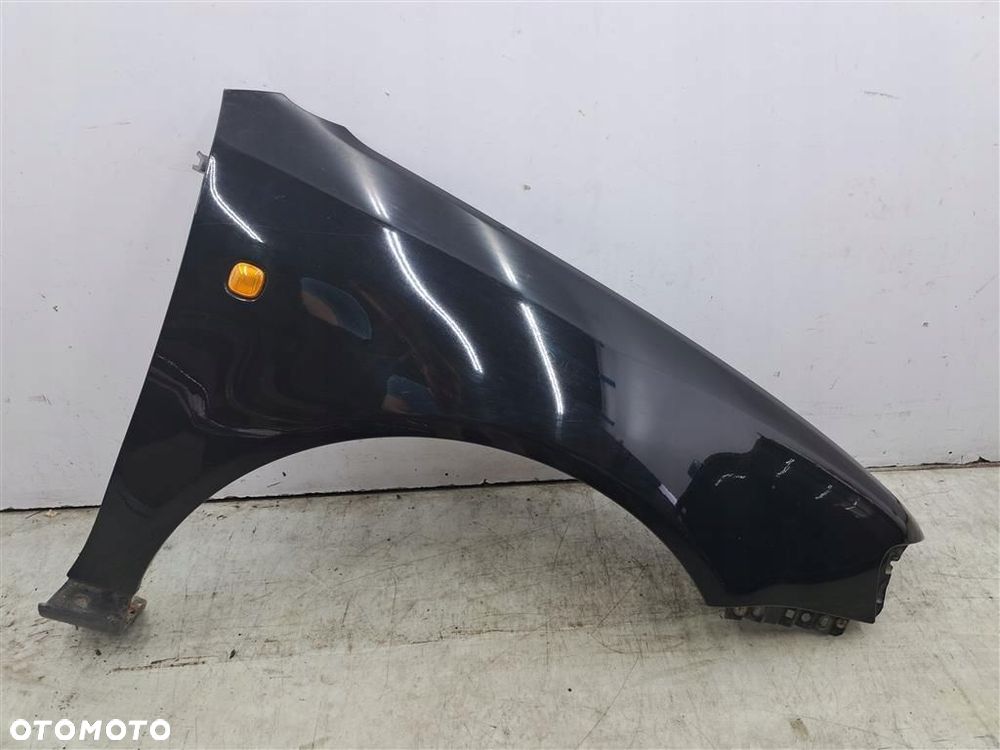 Błotnik przedni prawy Audi A3 8L  LAK:LY9B 1996-2003R CZARNY