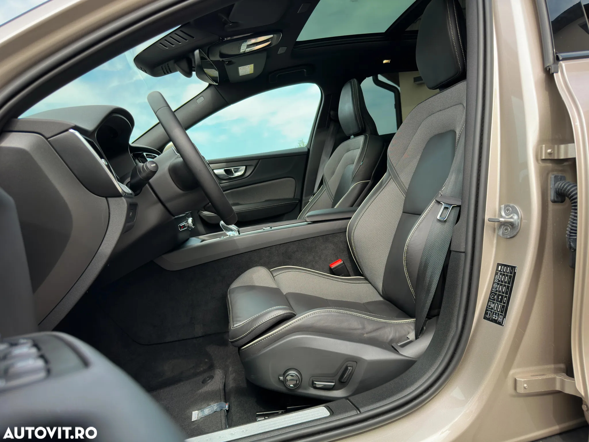 Volvo V60 Cross Country B5 B AWD - 15
