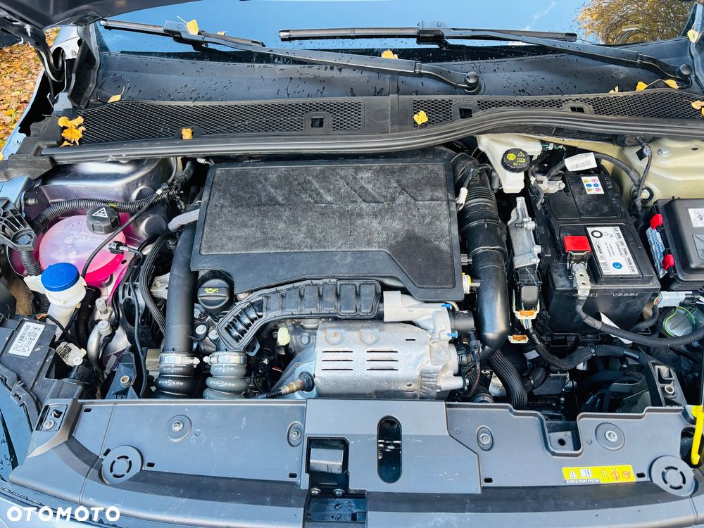 Peugeot 208 PureTech 100 EAT8 Allure - 13