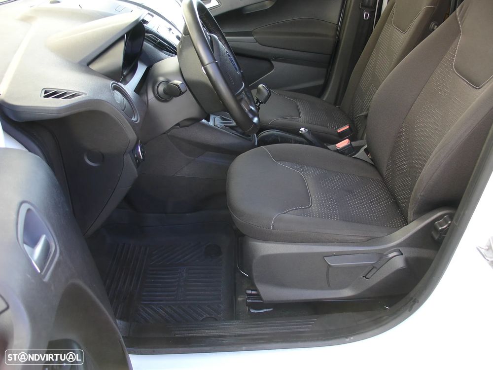 Ford transit courier - 17