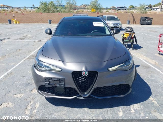 Alfa Romeo Giulia 2.0 Turbo TI Q4 - 12