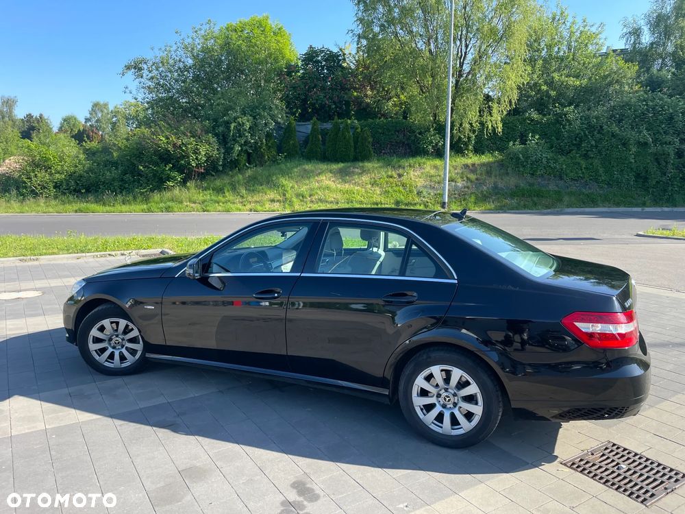 Mercedes-Benz Klasa E 200 CGI BlueEFFICIENCY - 2