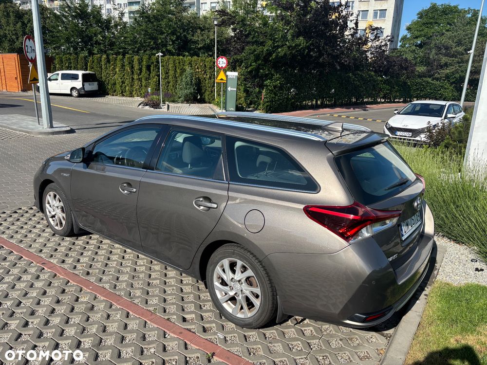 Toyota Auris Hybrid 135 Selection - 8