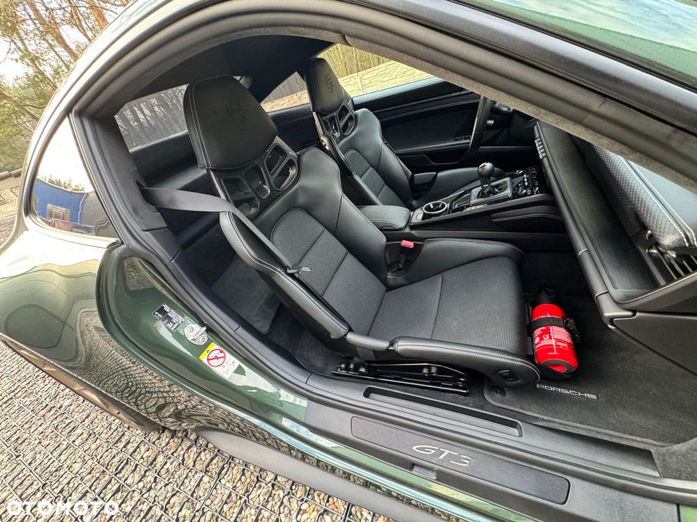 Porsche 911 GT3 Touring - 19