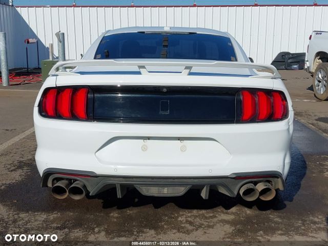 Ford Mustang - 8