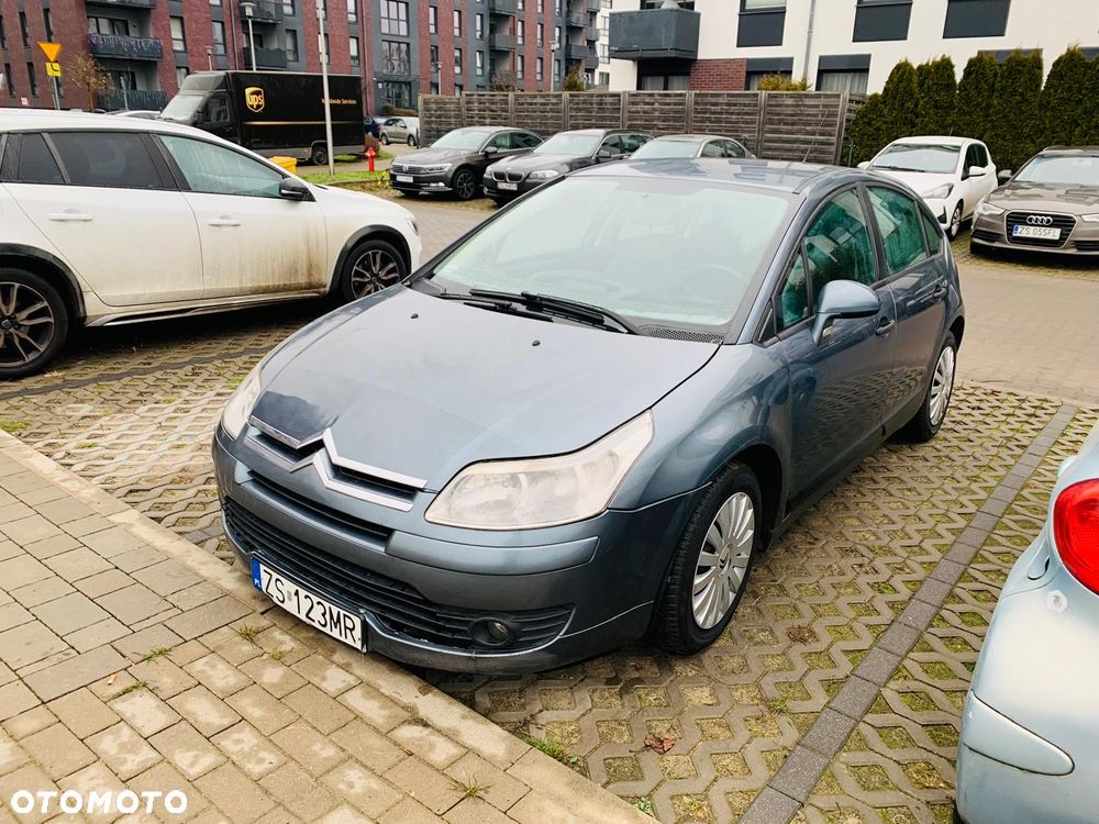 Citroën C4 1.6 16V Confort - 1