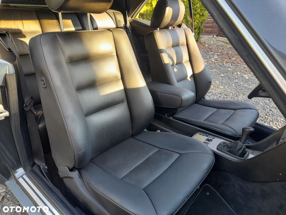 Mercedes-Benz W124 (1984-1993) - 16