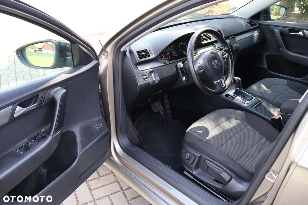 Volkswagen Passat 2.0 Blue TDI DSG SCR Highline - 9