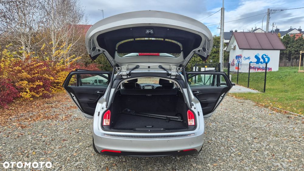 Opel Insignia A Sports Tourer 13-17 - 28