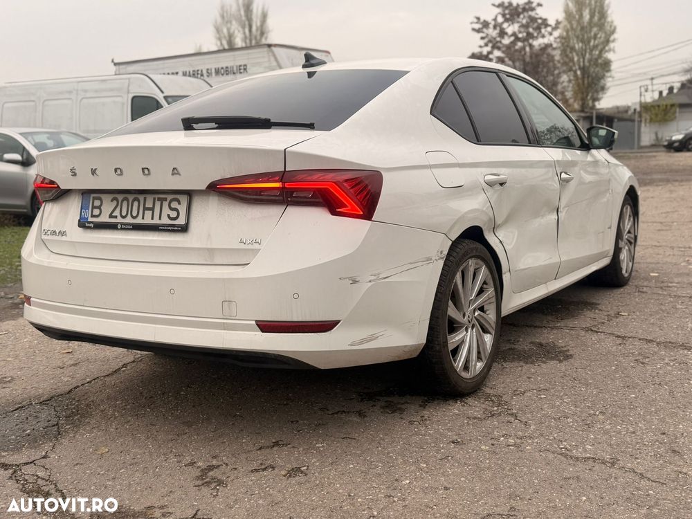 Skoda Octavia Combi 2.0 TDI DSG 4X4 Scout - 17