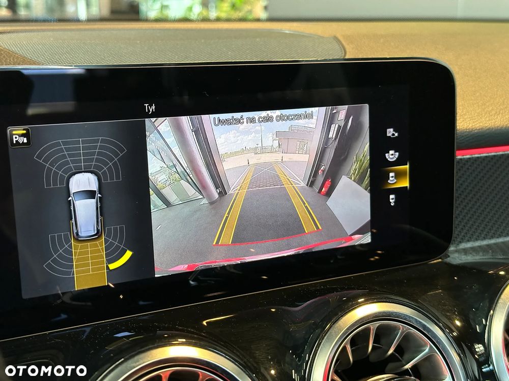 Mercedes-Benz GLB 200 4-Matic AMG Line 8G-DCT - 20