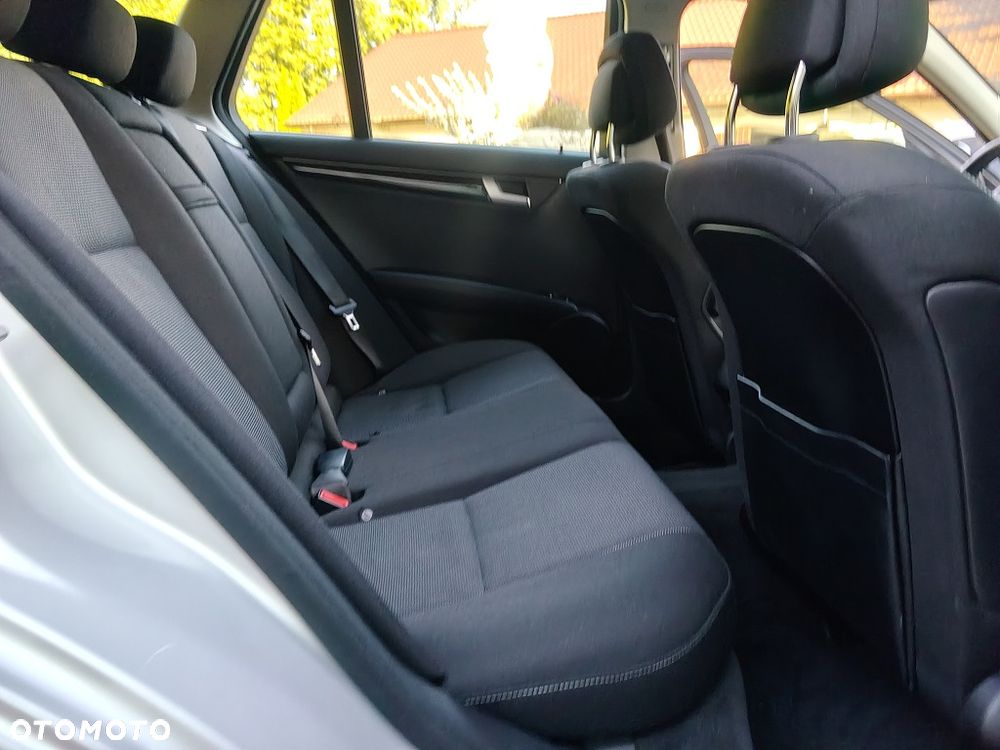 Mercedes-Benz Klasa C 220 CDI DPF (BlueEFFICIENCY) Elegance - 15